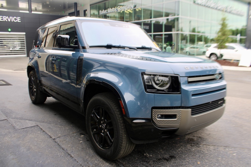 2022 Land Rover Defender 110 X-Dynamic SE photo 3