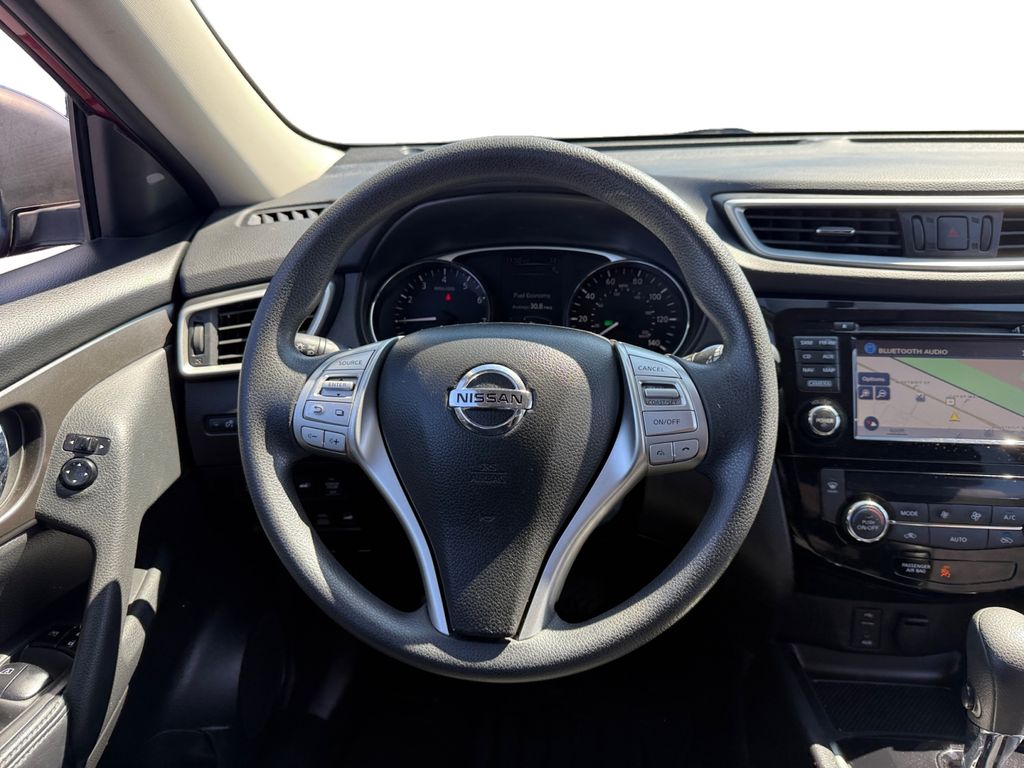 2016 Nissan Rogue SV photo 12