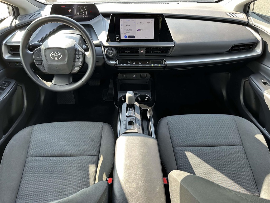 2024 Toyota Prius LE photo 2