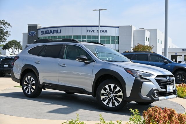 2025 Subaru Outback Limited's photo