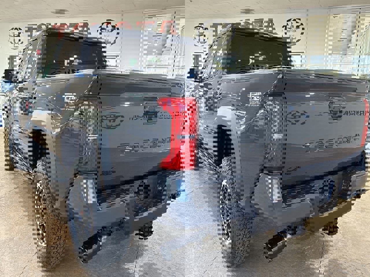 2025 Toyota Tacoma TRD Off-Road photo 7