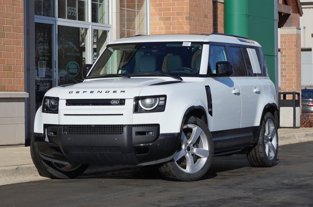 2026 Land Rover Defender X-Dynamic SE's photo