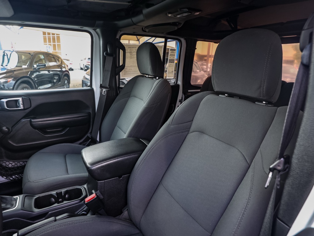 Used 2021 White Jeep Unlimited Sport image 13