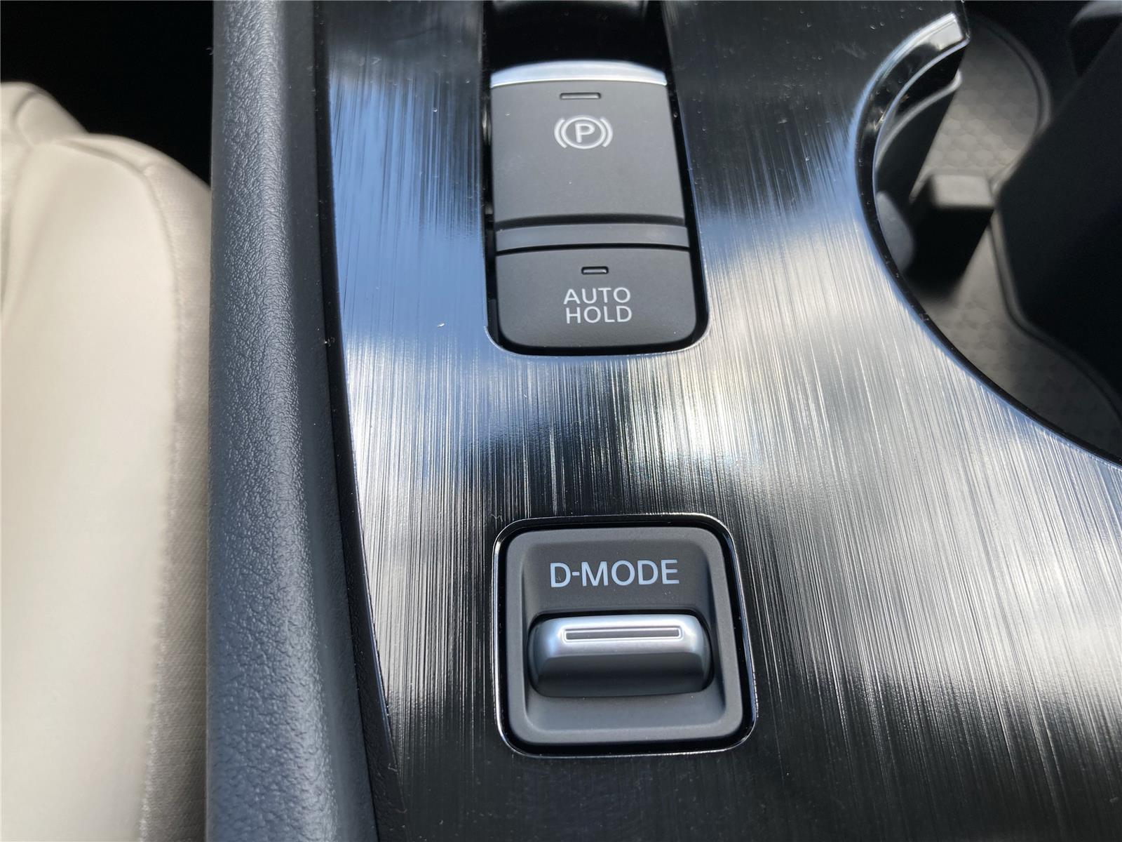 2026 Nissan Rogue SV photo 15