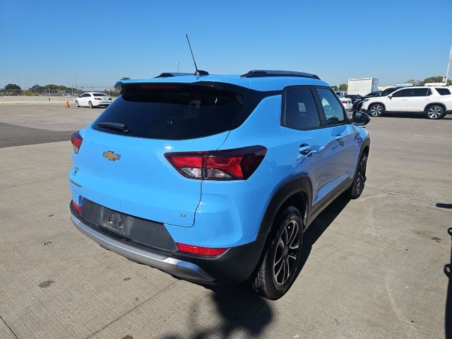 2024 Chevrolet Trailblazer LT photo 2