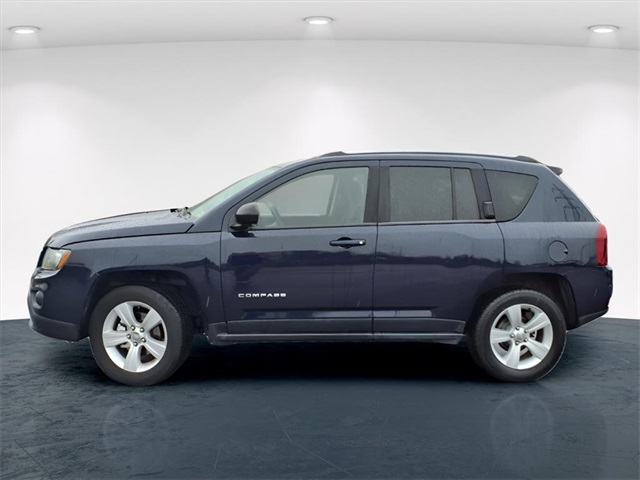2016 Jeep Compass Sport photo 2