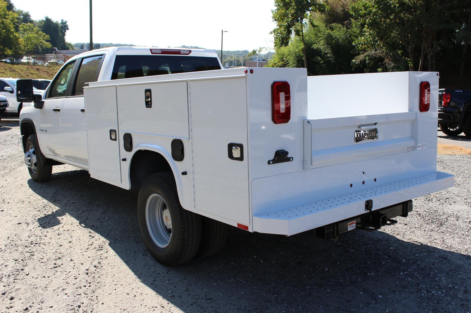 2025 Chevrolet Silverado 3500HD Work Truck photo 2