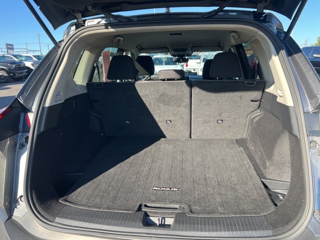 2023 Nissan Rogue SV photo 11