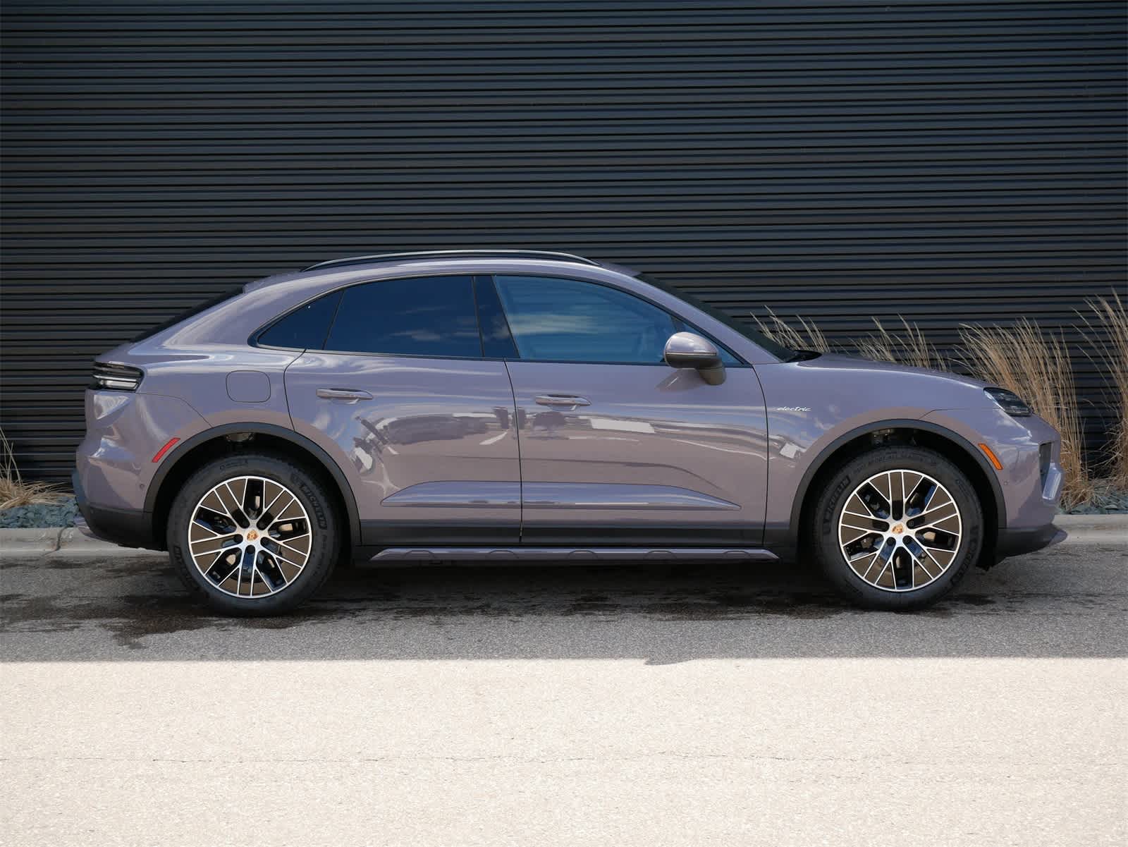 2025 Porsche Macan Electric photo 23