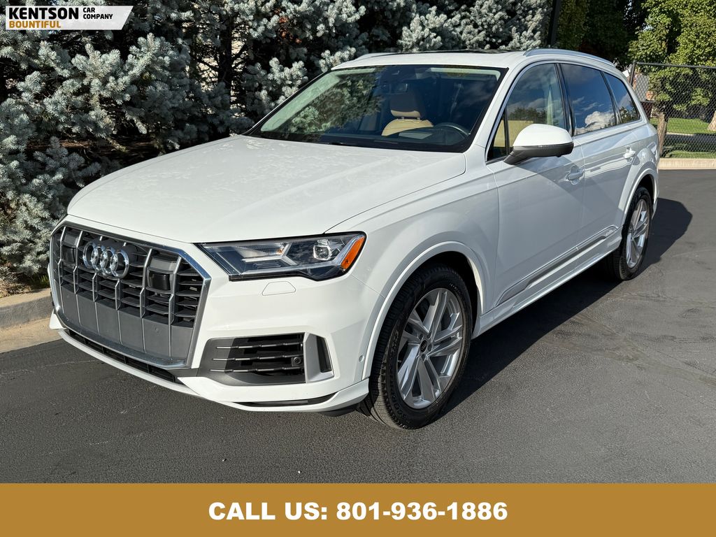 2022 Audi Q7 55 Prestige photo 3