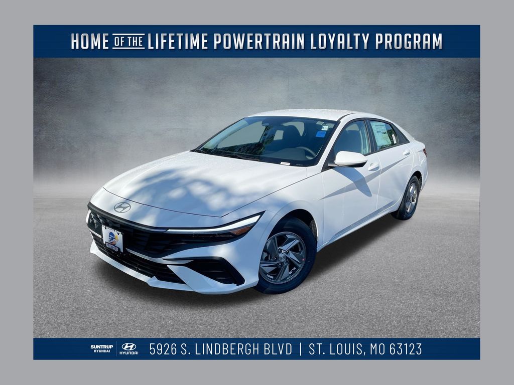 2025 Hyundai Elantra SE's photo