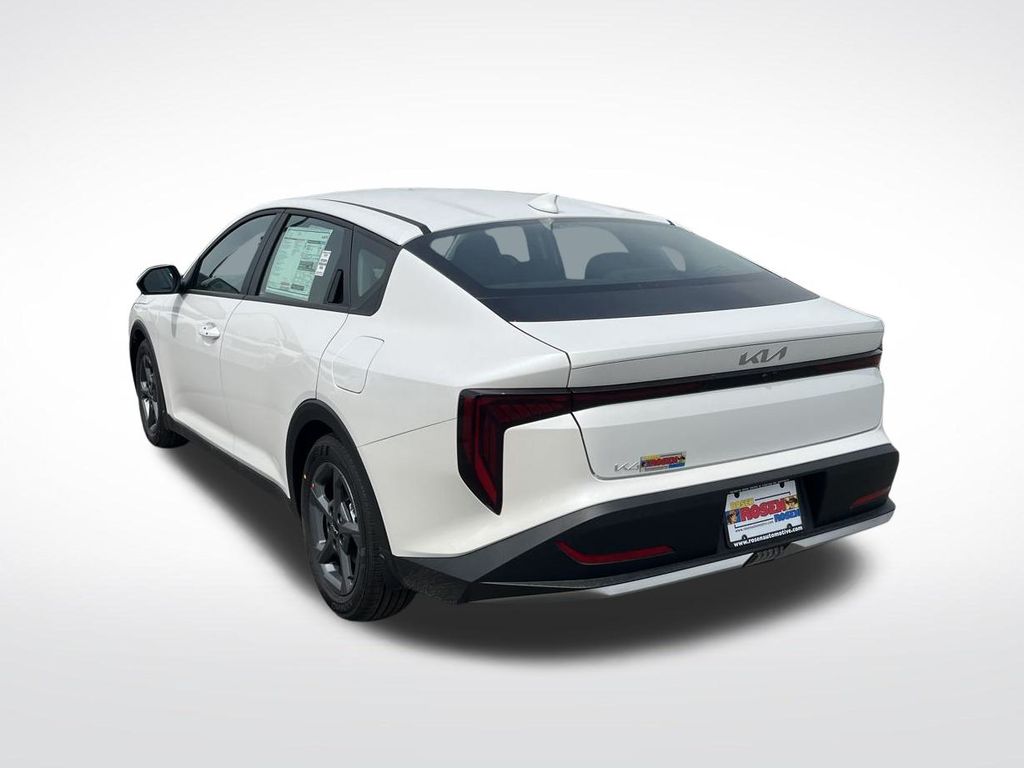 2025 Kia K4 LXS photo 3