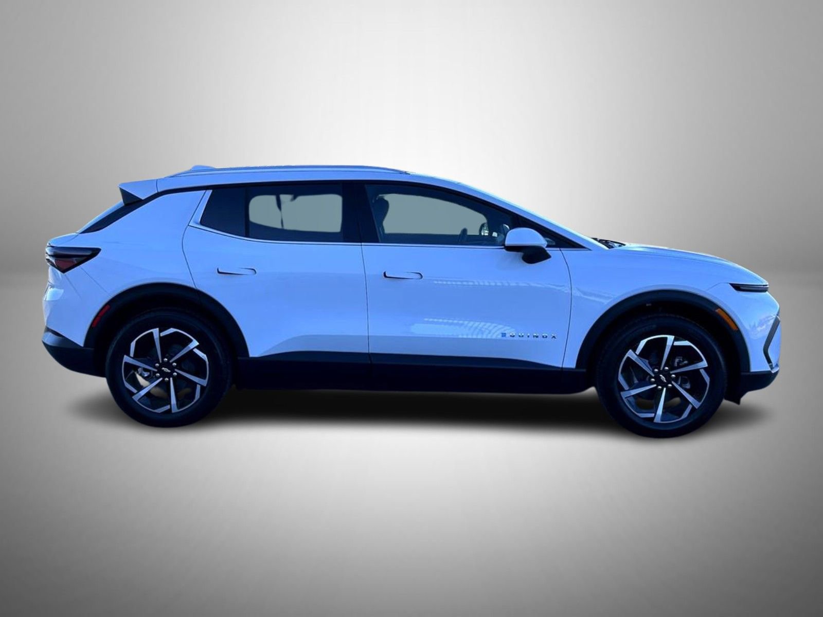 2026 Chevrolet Equinox EV 1LT photo 4