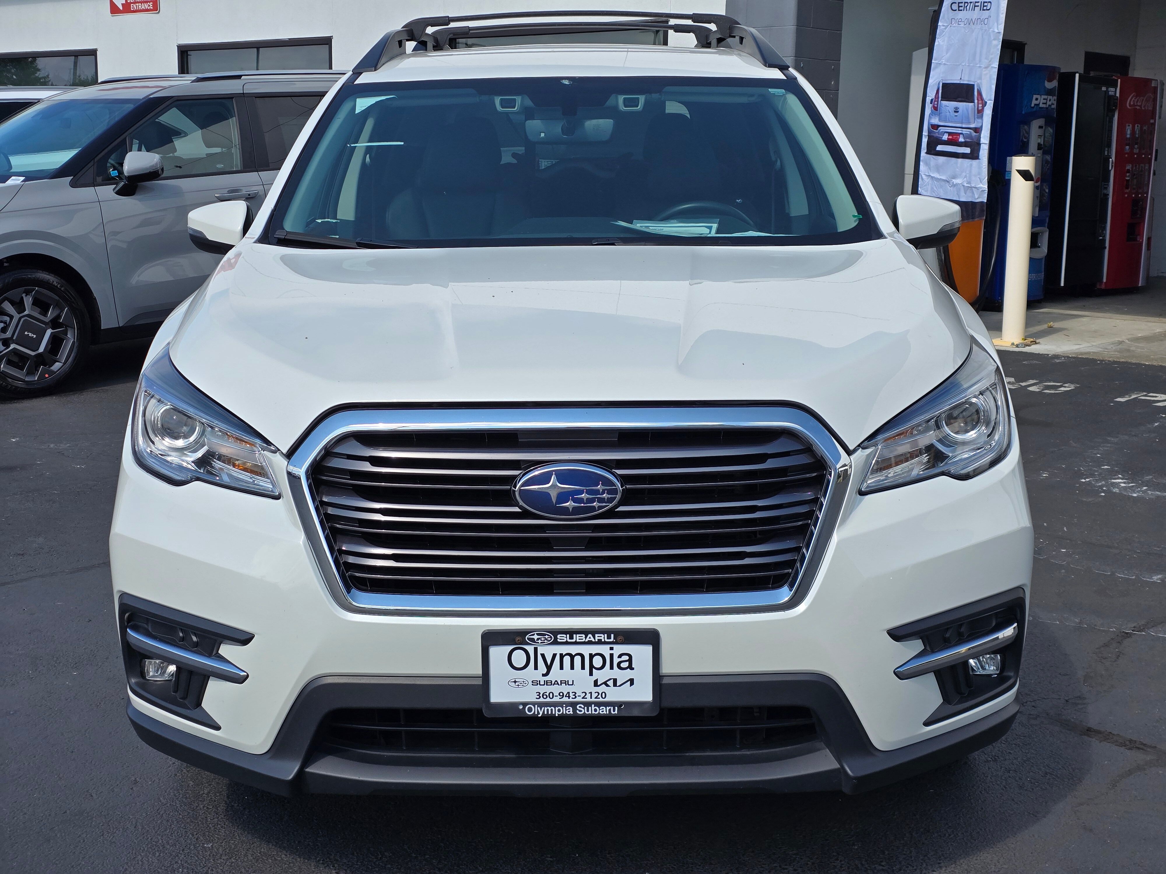 2022 Subaru Ascent Limited photo 2
