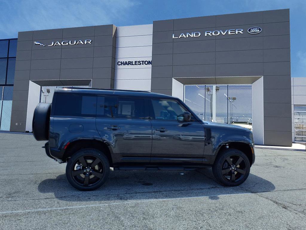 2025 Land Rover Defender 110 X-Dynamic SE photo 6