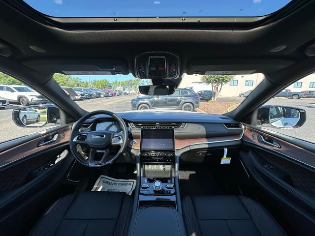 2025 Jeep Grand Cherokee Summit photo 2