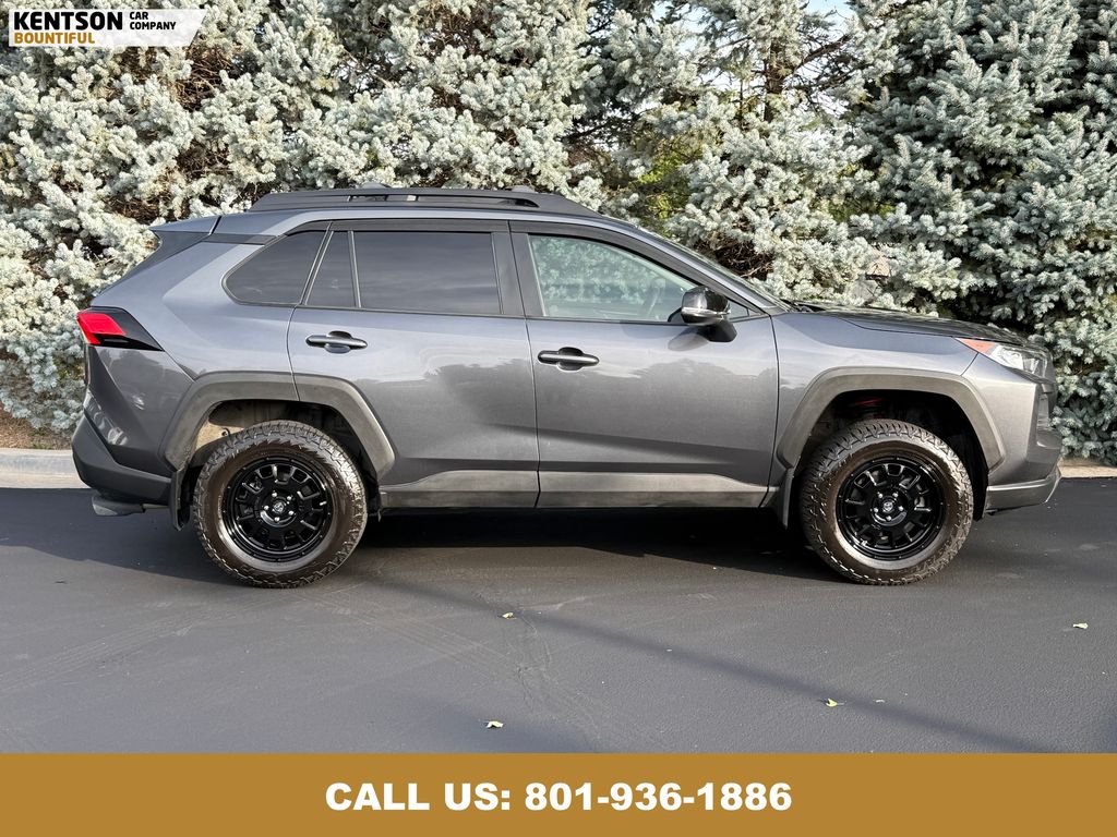 2020 Toyota RAV4 TRD photo 10