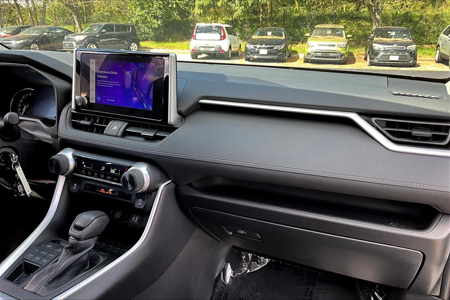 2024 Toyota RAV4 LE photo 16