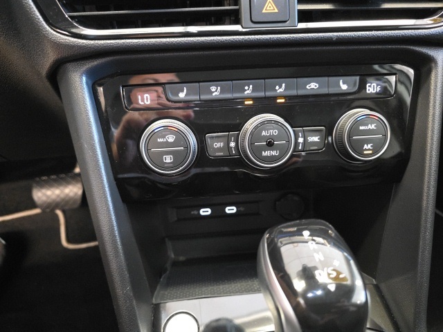 2023 Volkswagen Taos SEL photo 18