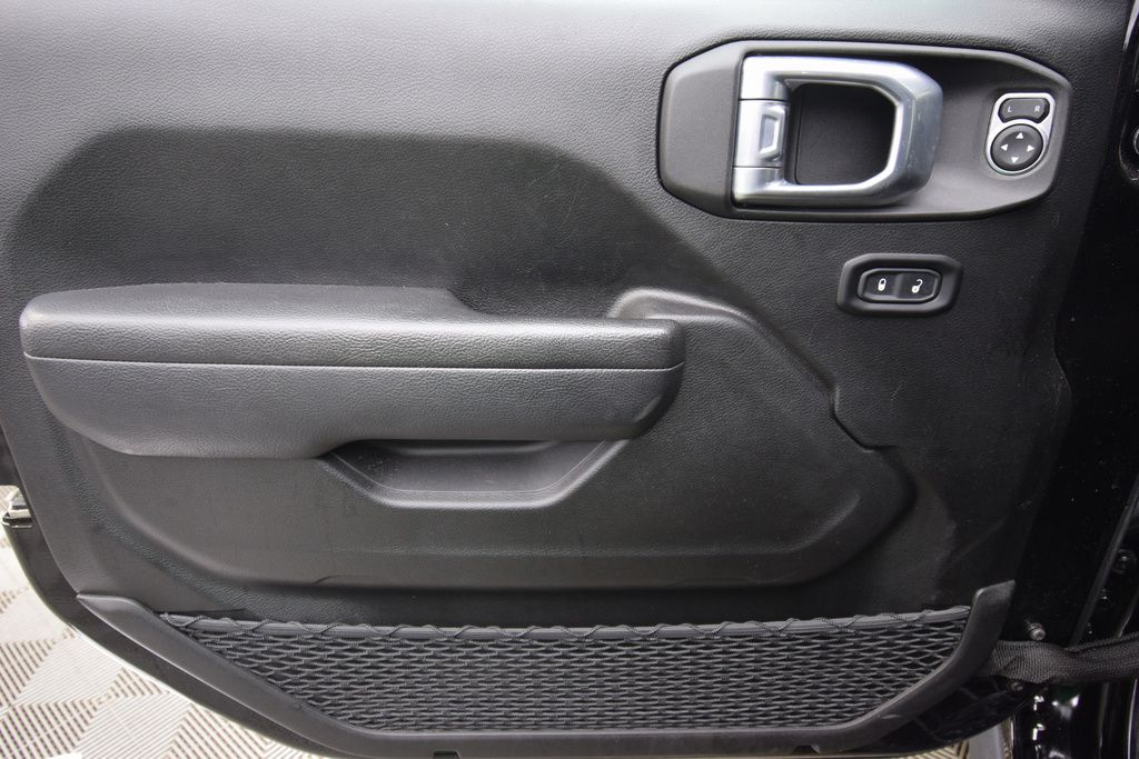 2022 Jeep Wrangler Unlimited High Tide photo 18