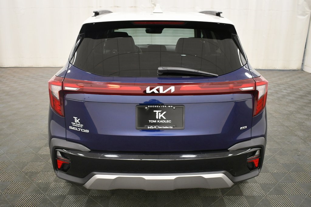 2024 Kia Seltos S photo 2