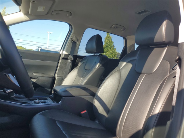 2025 Kia Sorento S photo 13