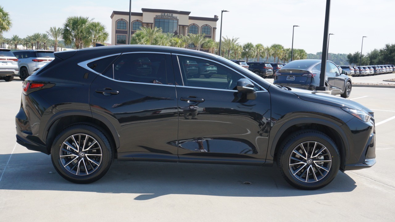 2024 Lexus NX 250 Premium photo 2