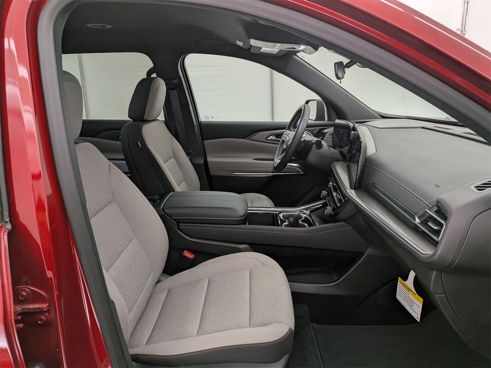 2025 Chevrolet Traverse photo 21
