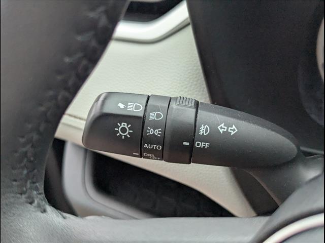 2023 Toyota RAV4 XLE Premium photo 19