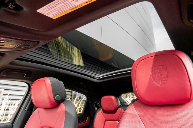 2025 Porsche Cayenne Coupe photo 13