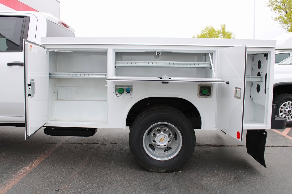 2024 Chevrolet Silverado 3500HD Work Truck photo 2