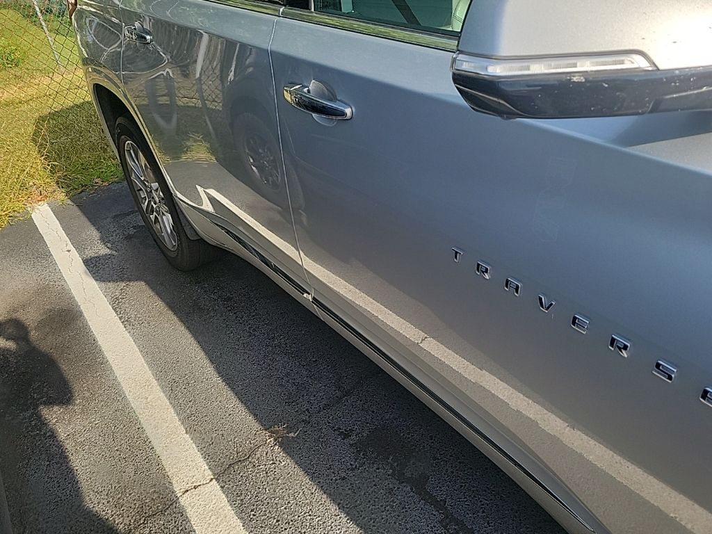 2021 Chevrolet Traverse Premier photo 13