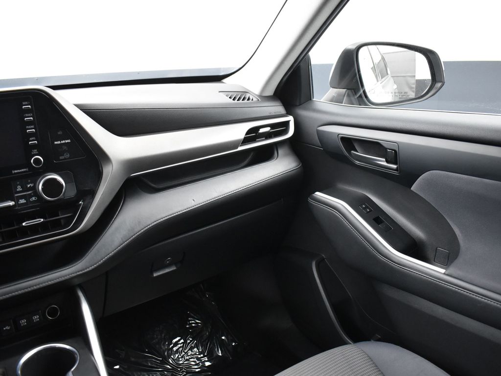 2020 Toyota Highlander L photo 11