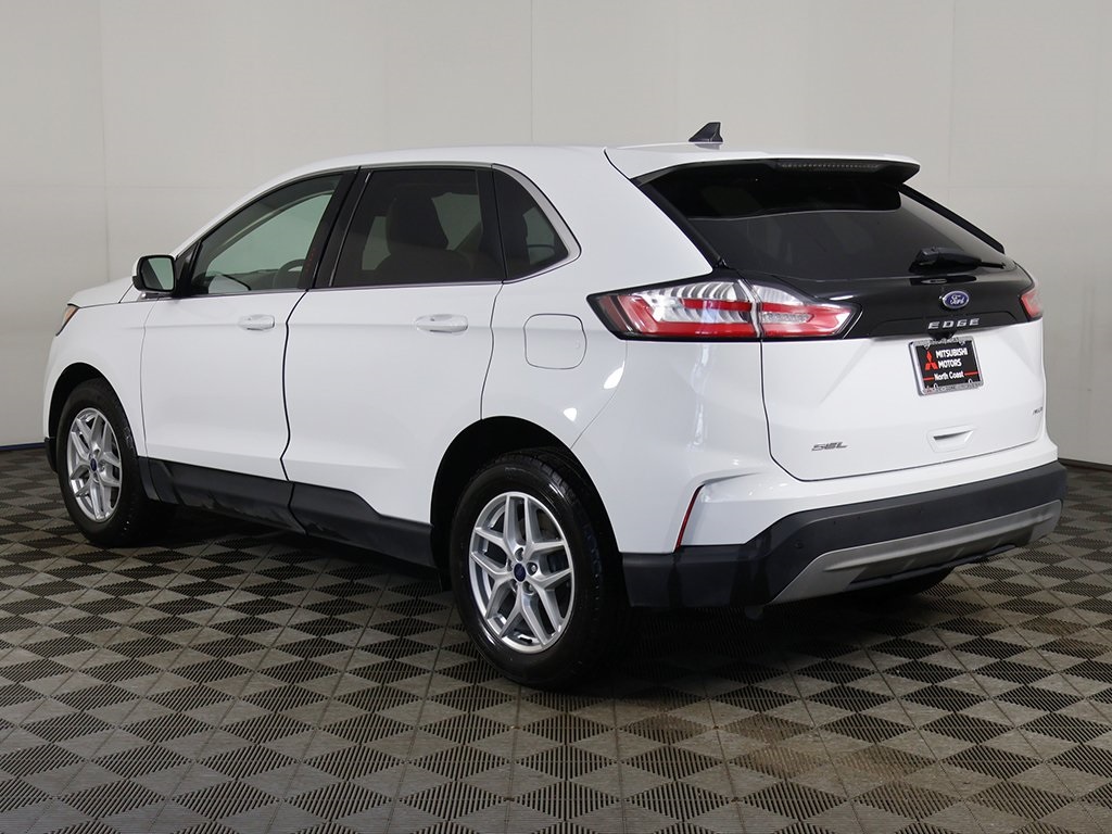 2022 Ford Edge SEL photo 9