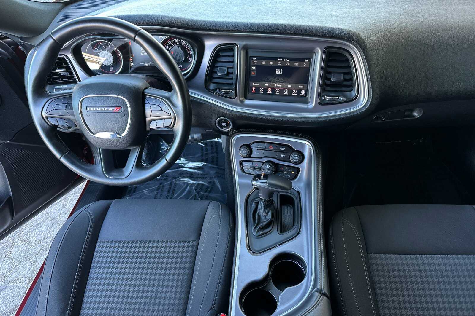 2019 Dodge Challenger SXT photo 13
