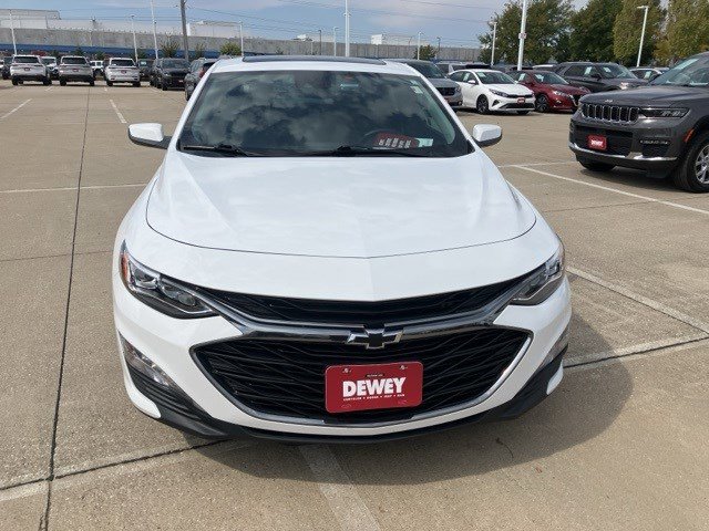 2024 Chevrolet Malibu Premier 2LT photo 2