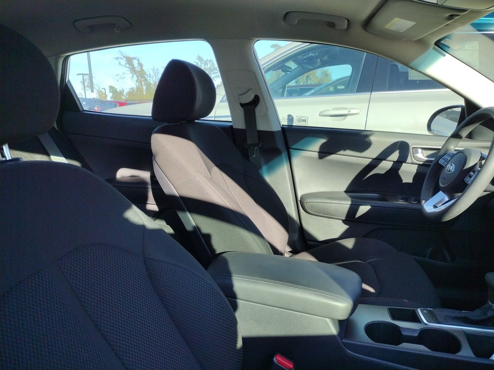 2019 Kia Optima LX's photo