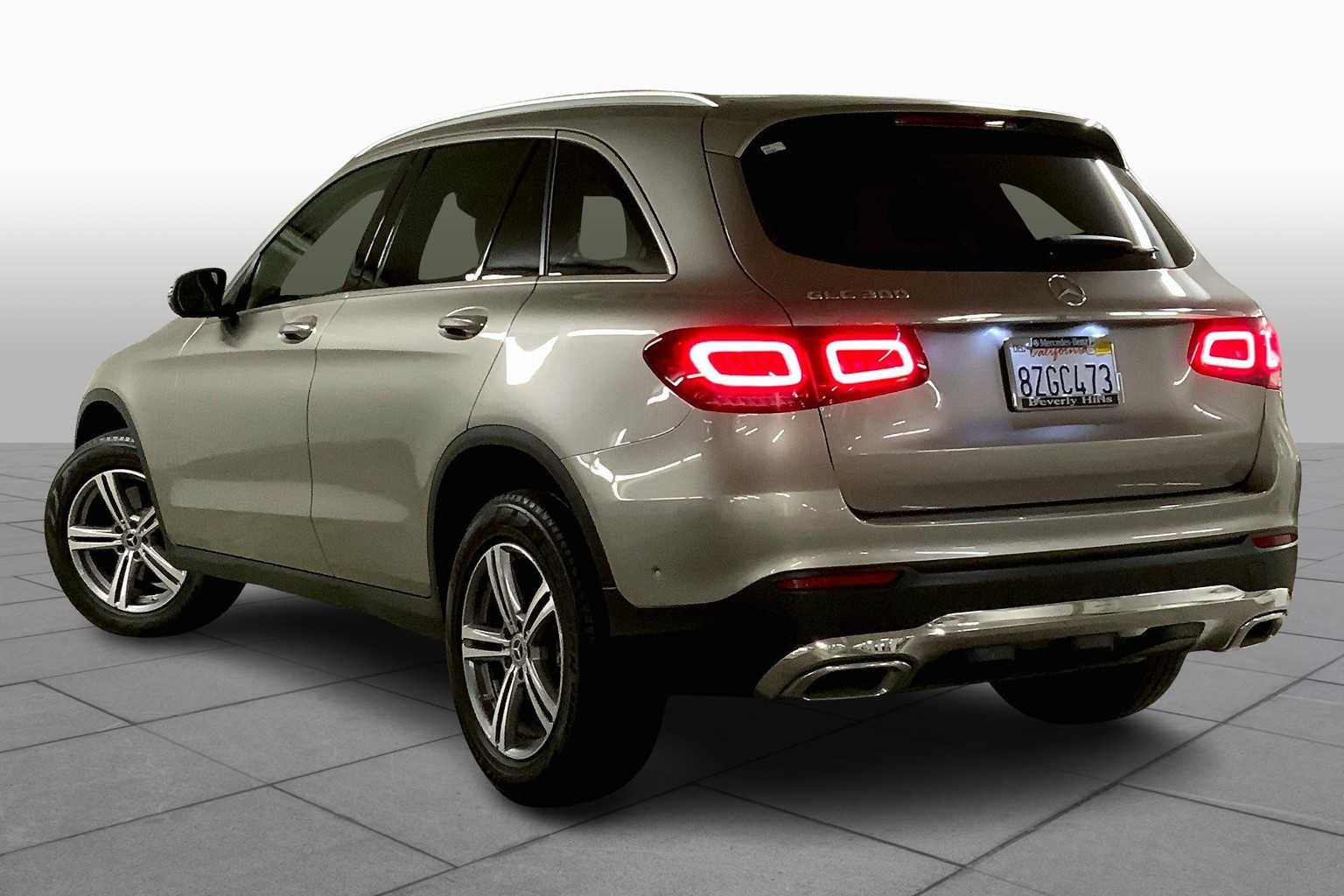 2022 Mercedes Benz GLC 300 photo 11