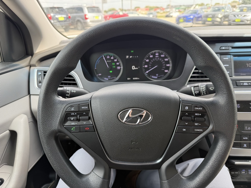 2016 Hyundai Sonata SE Hybrid photo 28