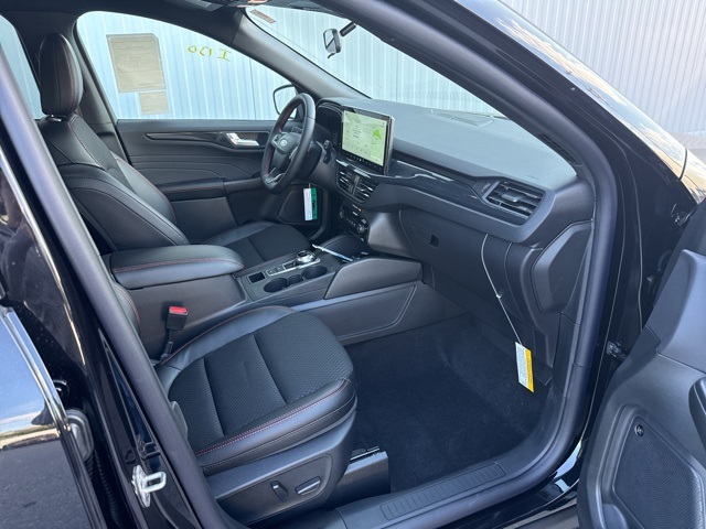 2025 Ford Escape ST-Line Select photo 2