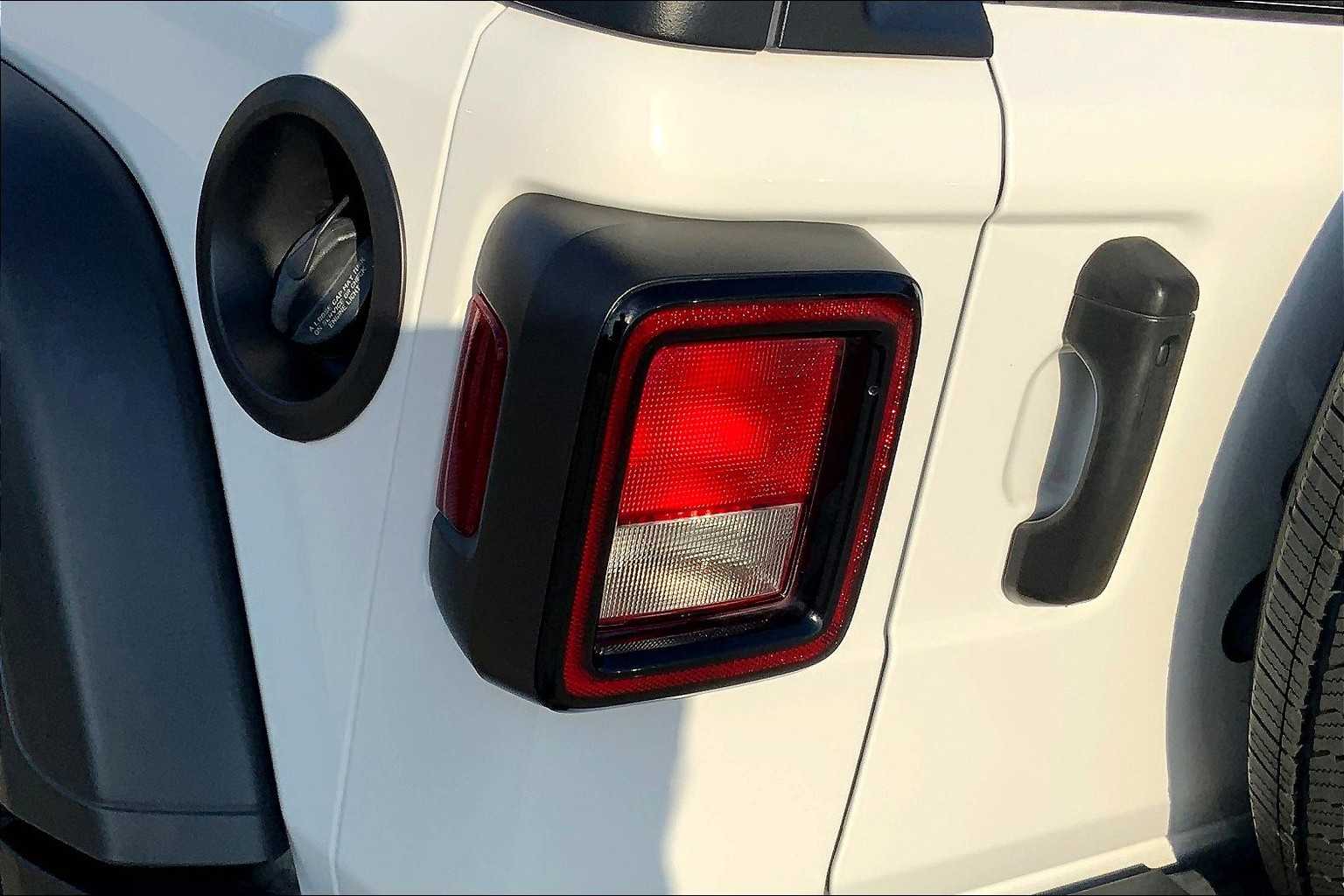 2023 Jeep Wrangler Sport S photo 25