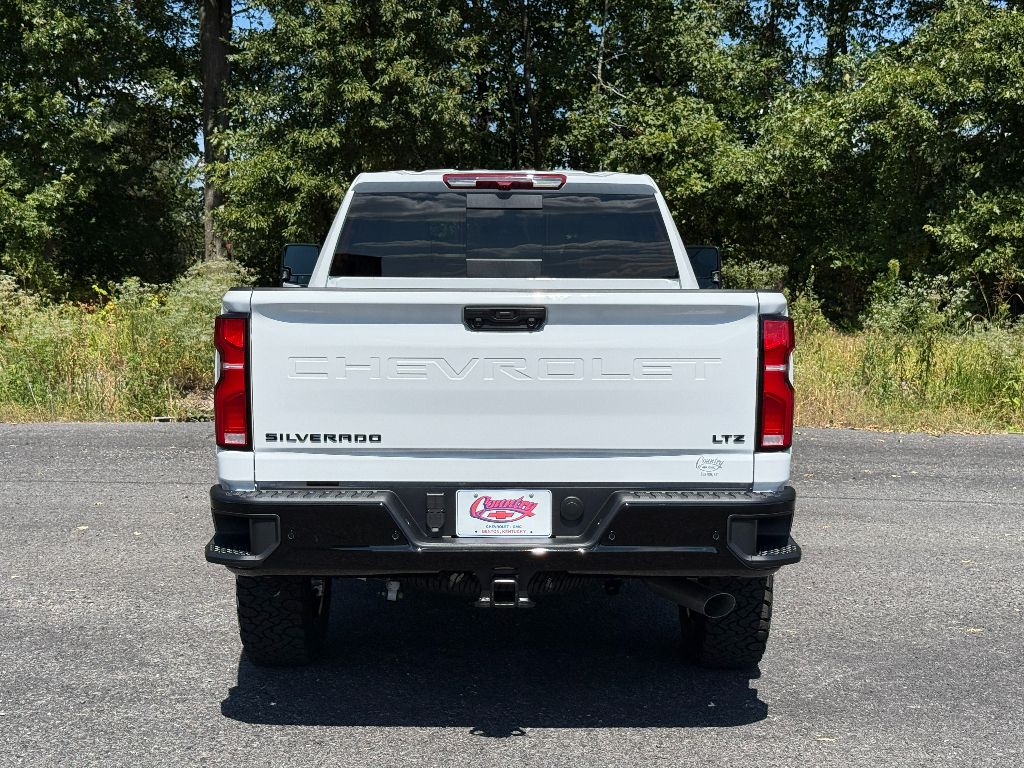 2025 Chevrolet Silverado 2500HD LTZ photo 5