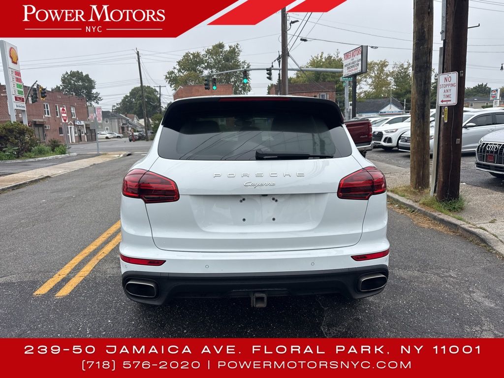 2017 Porsche Cayenne Platinum Edition photo 4