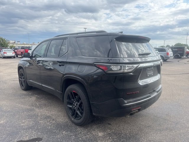 2021 Chevrolet Traverse Premier photo 2