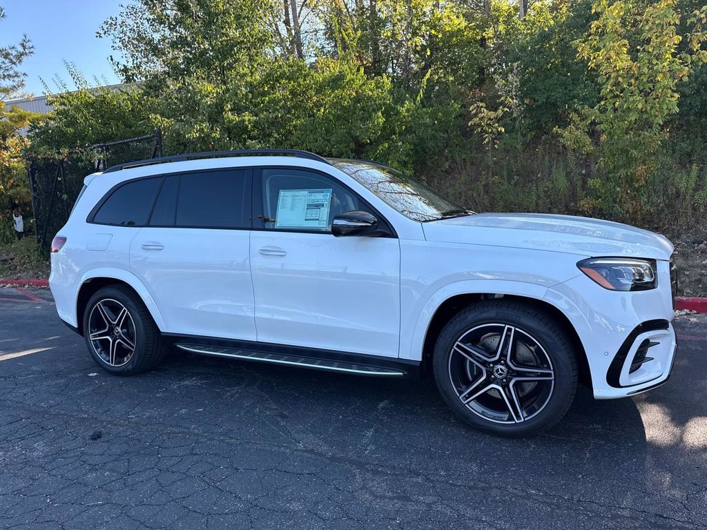 2026 Mercedes Benz GLS 450 4MATIC photo 6