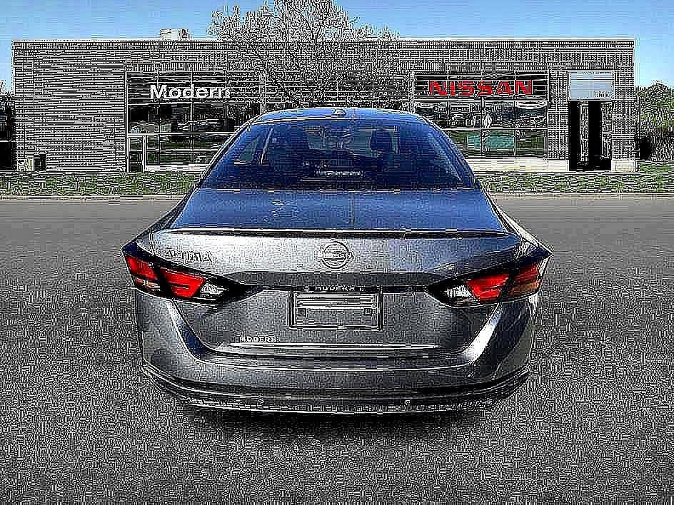 2025 Nissan Altima S photo 2