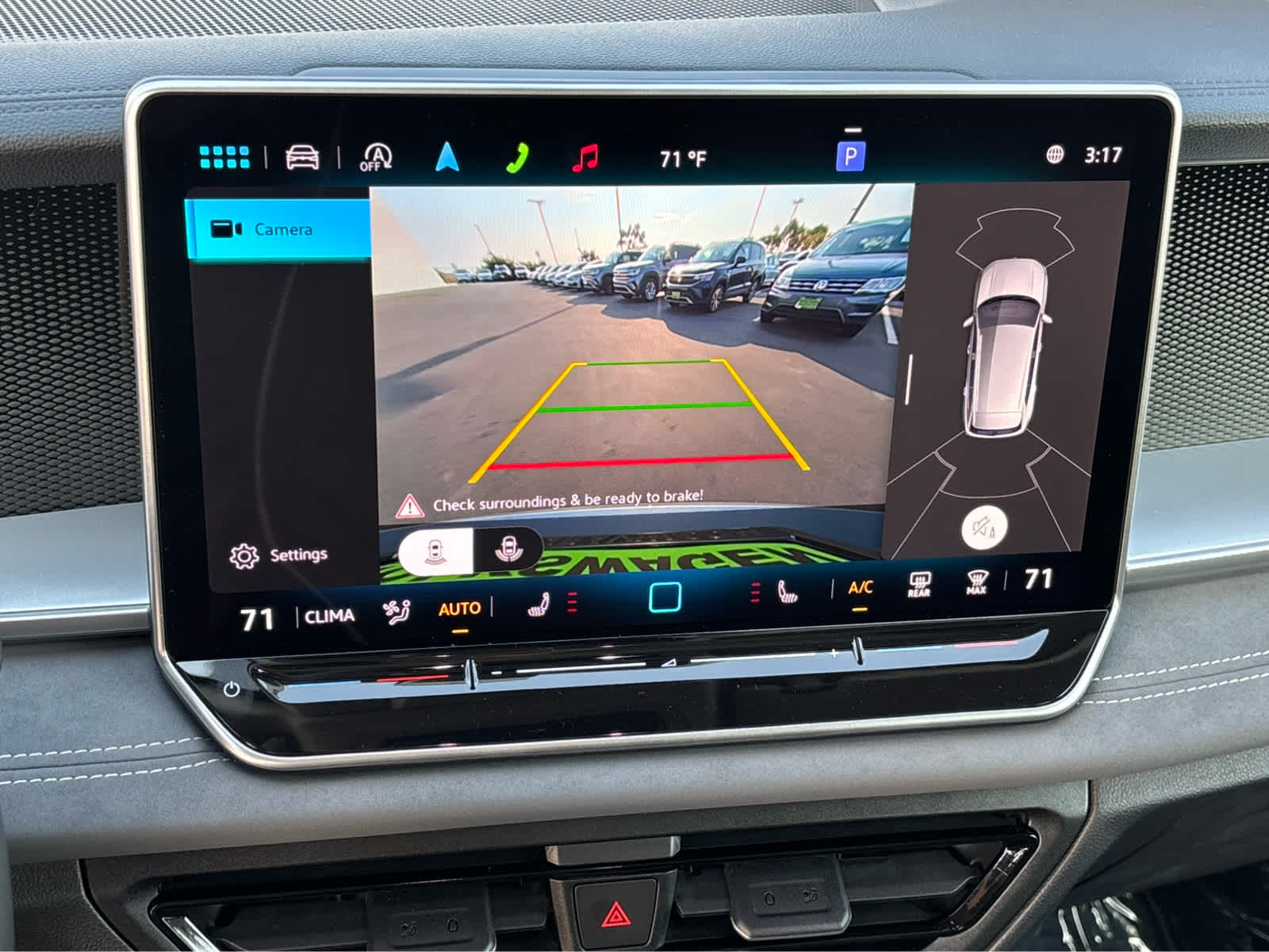 2025 Volkswagen Tiguan SE photo 17