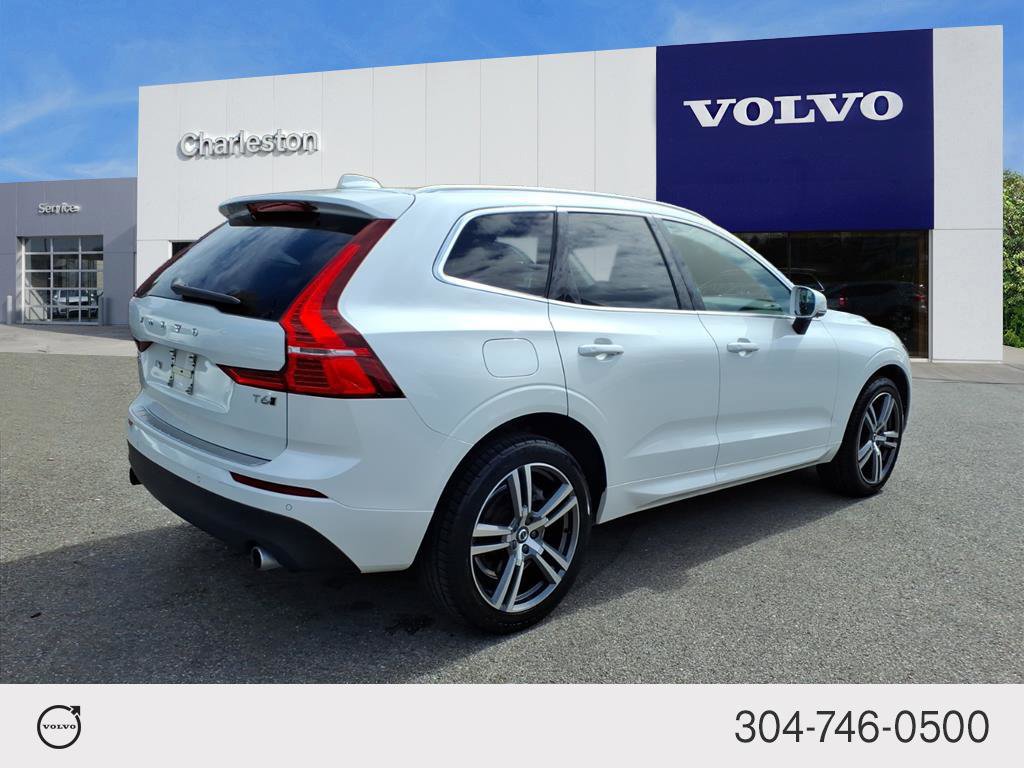 2020 Volvo XC60 Momentum photo 2