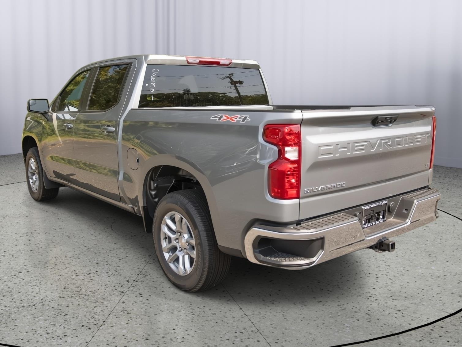 2025 Chevrolet Silverado 1500 LT photo 5