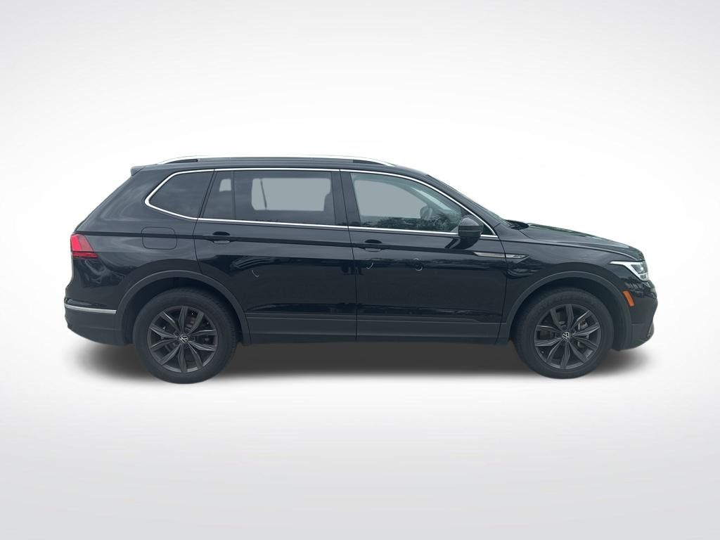 2024 Volkswagen Tiguan SE Wolfsburg Edition photo 2